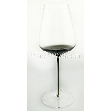 Verre à vin transparent avec gris fumé